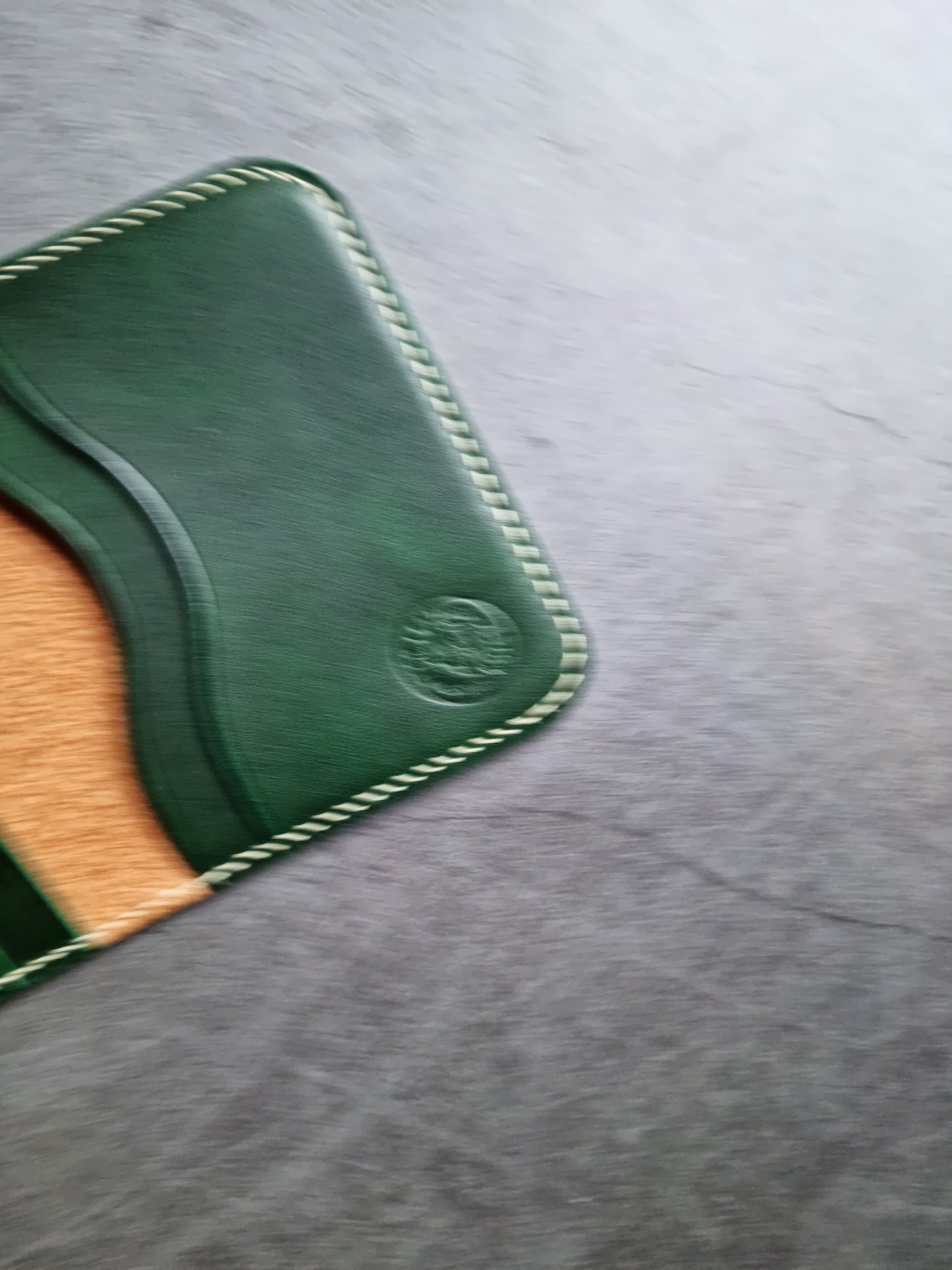 Toronto Bi-fold wallet - Autumn22