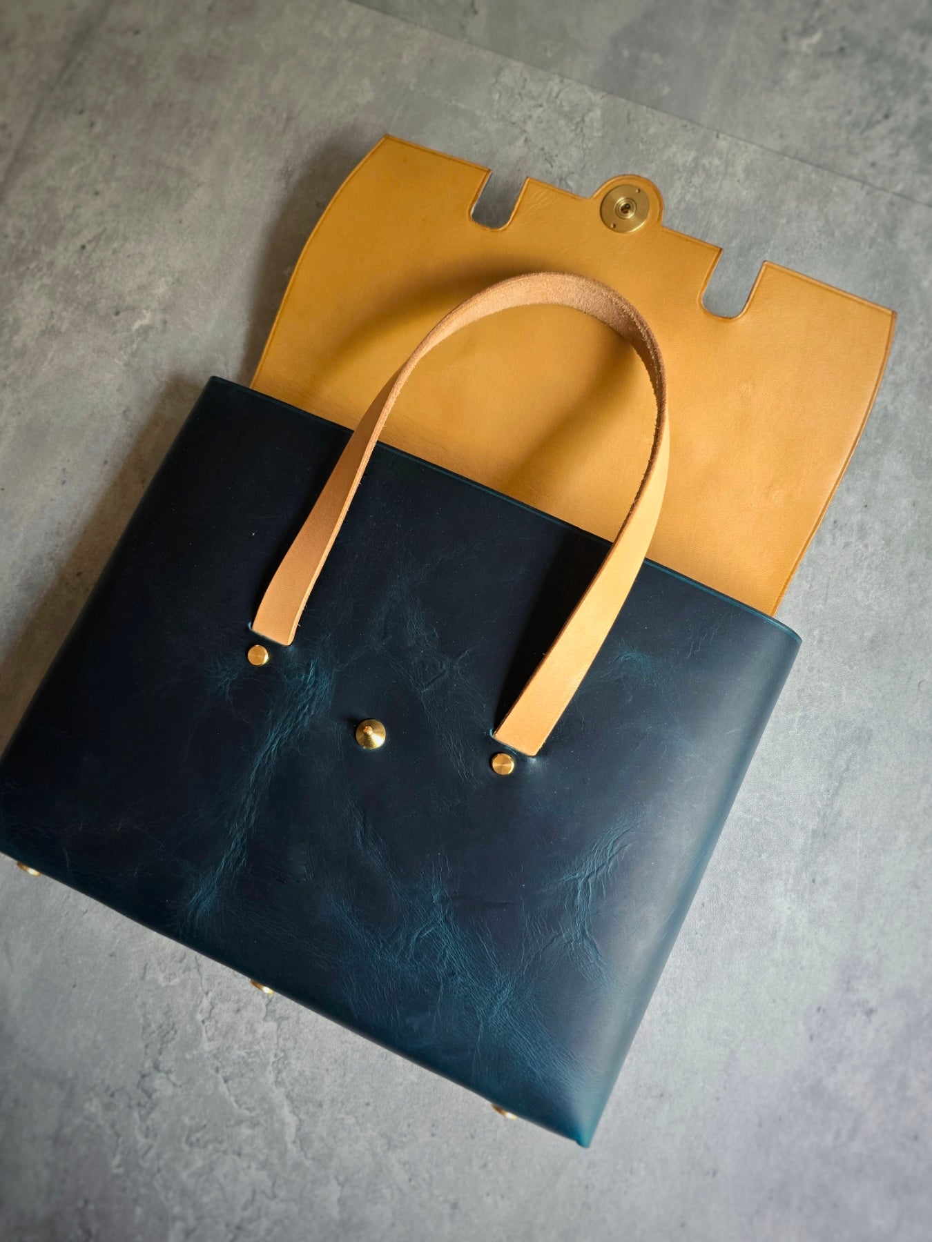 Alma Briefcase | Stitchless | DIY | Pattern Pdf | Leather craft template