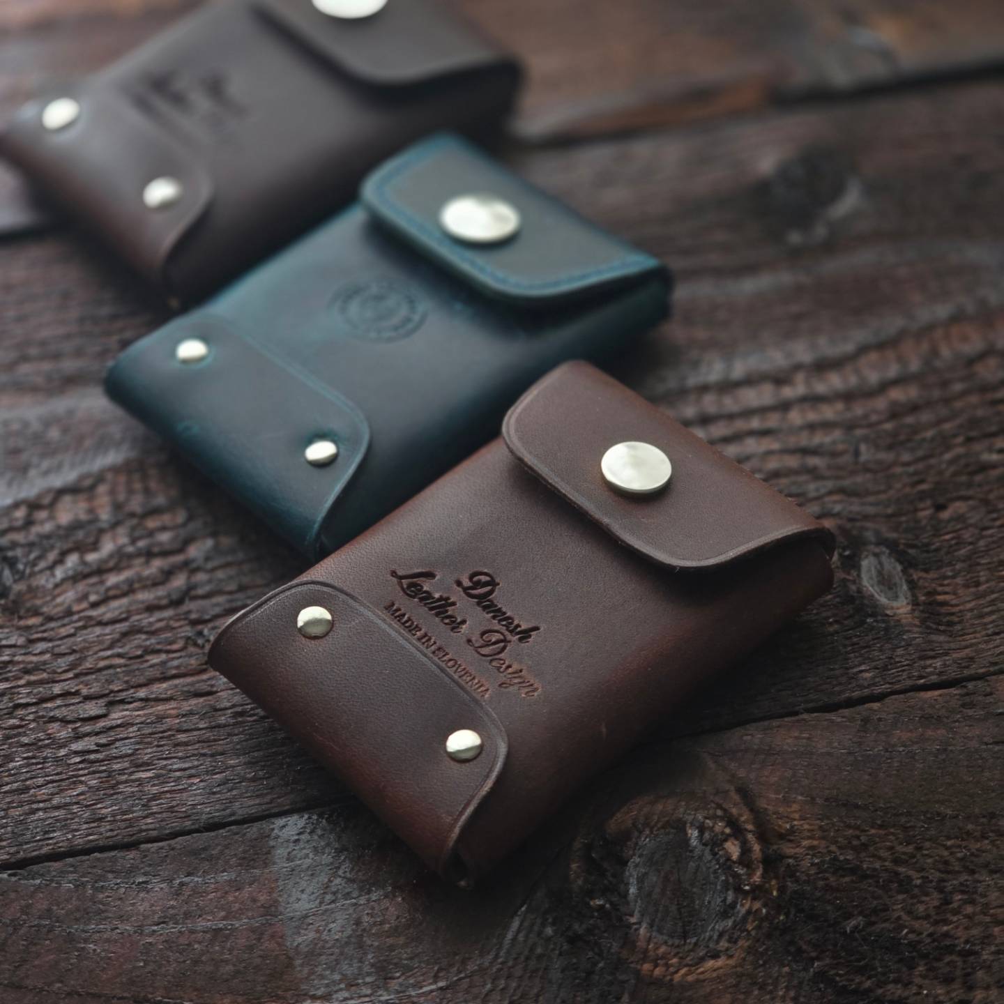 Beyond wallet | Micro size - great capacity | stitchless minimalist wallet for cards and cash.