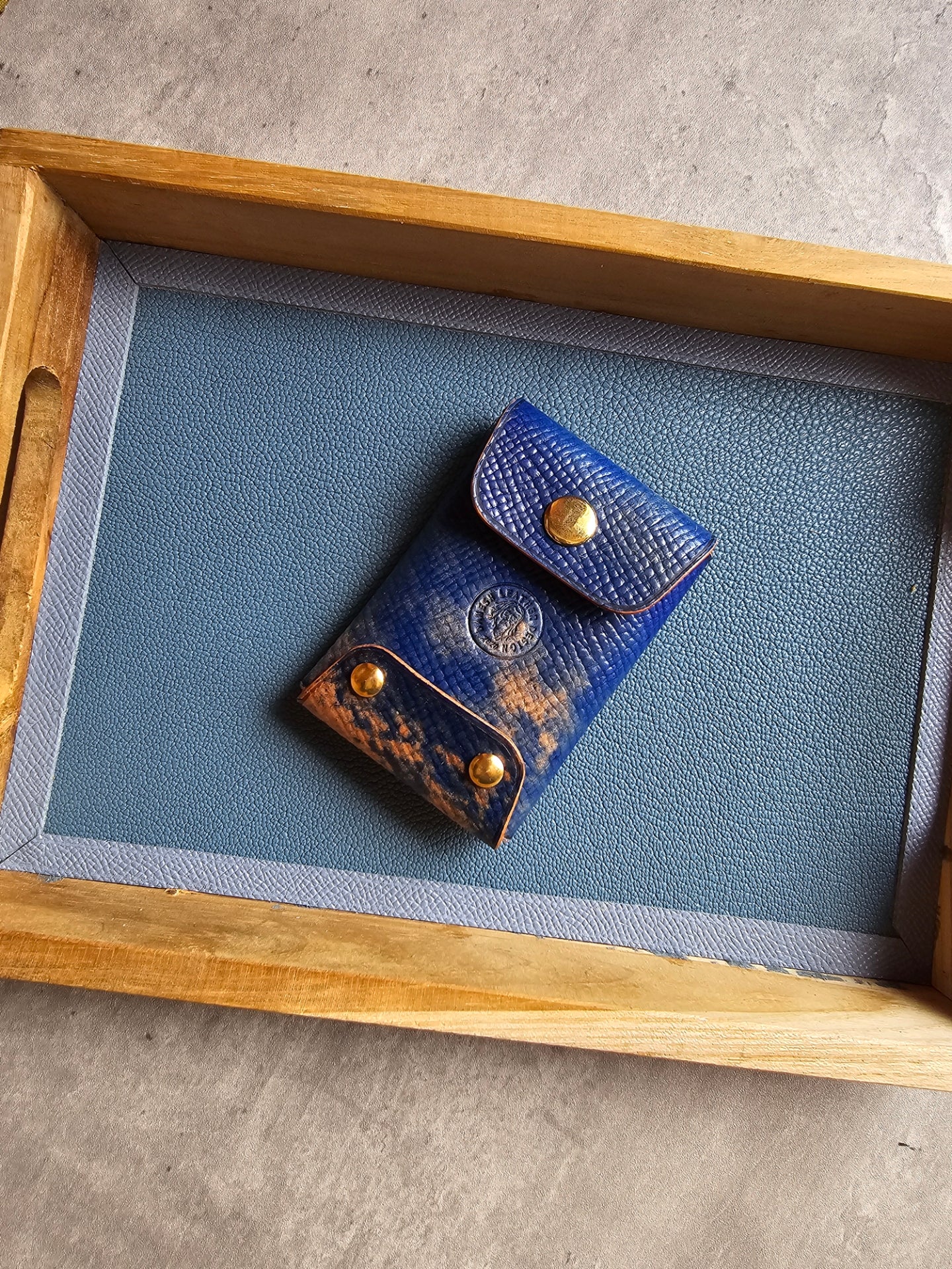 Beyond wallet | Micro size - great capacity | stitchless minimalist wallet for cards and cash.