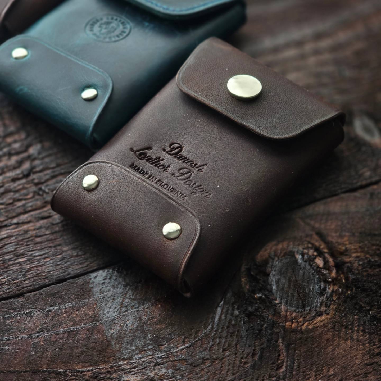 Beyond wallet | Micro size - great capacity | stitchless minimalist wallet for cards and cash.