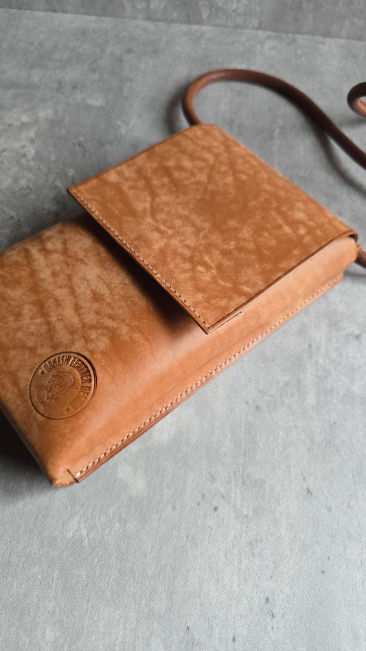 Eydís phone bag - DIY - Pattern Pdf | Leather craft template