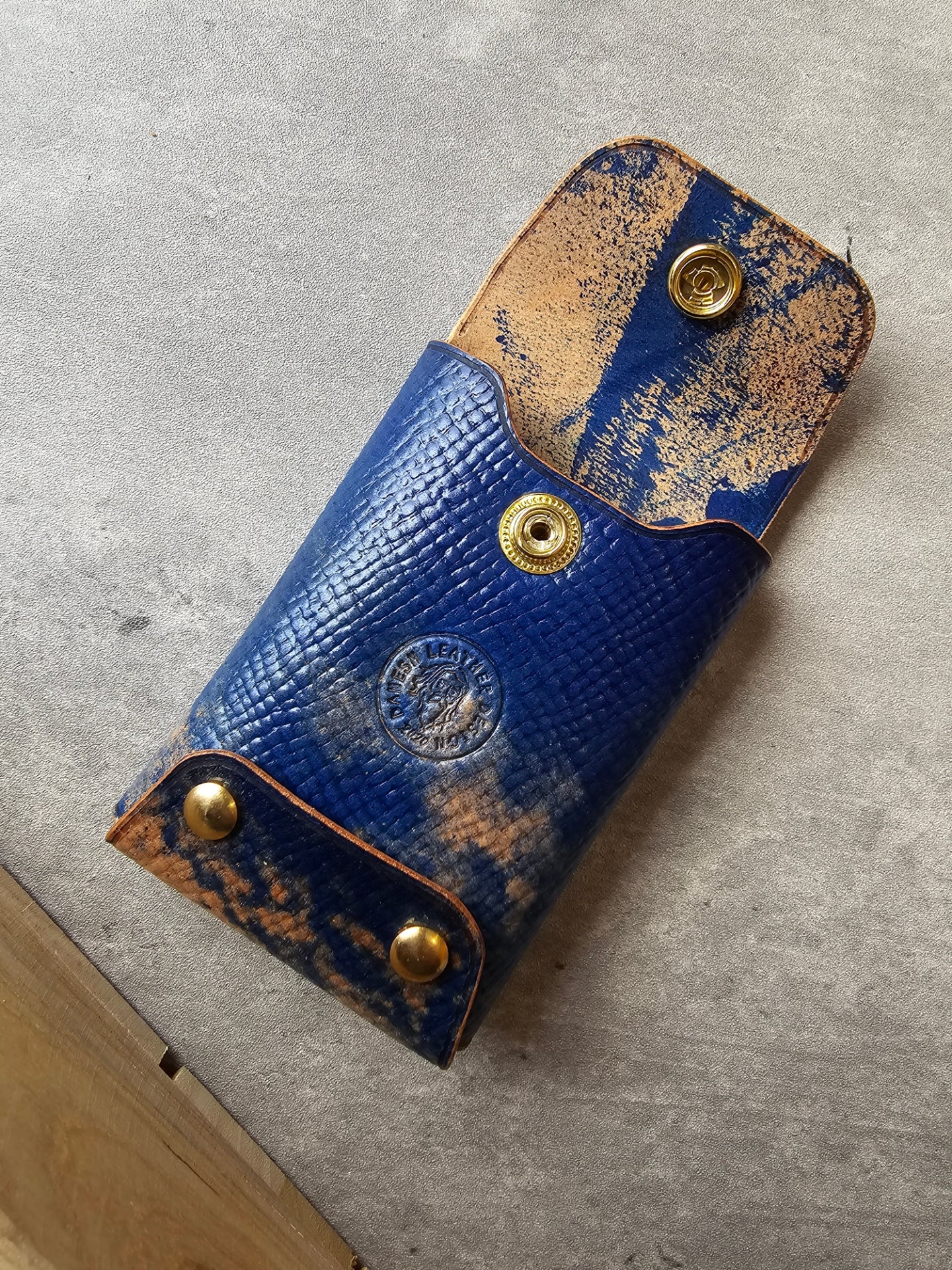 Beyond wallet | Micro size - great capacity | stitchless minimalist wallet for cards and cash.