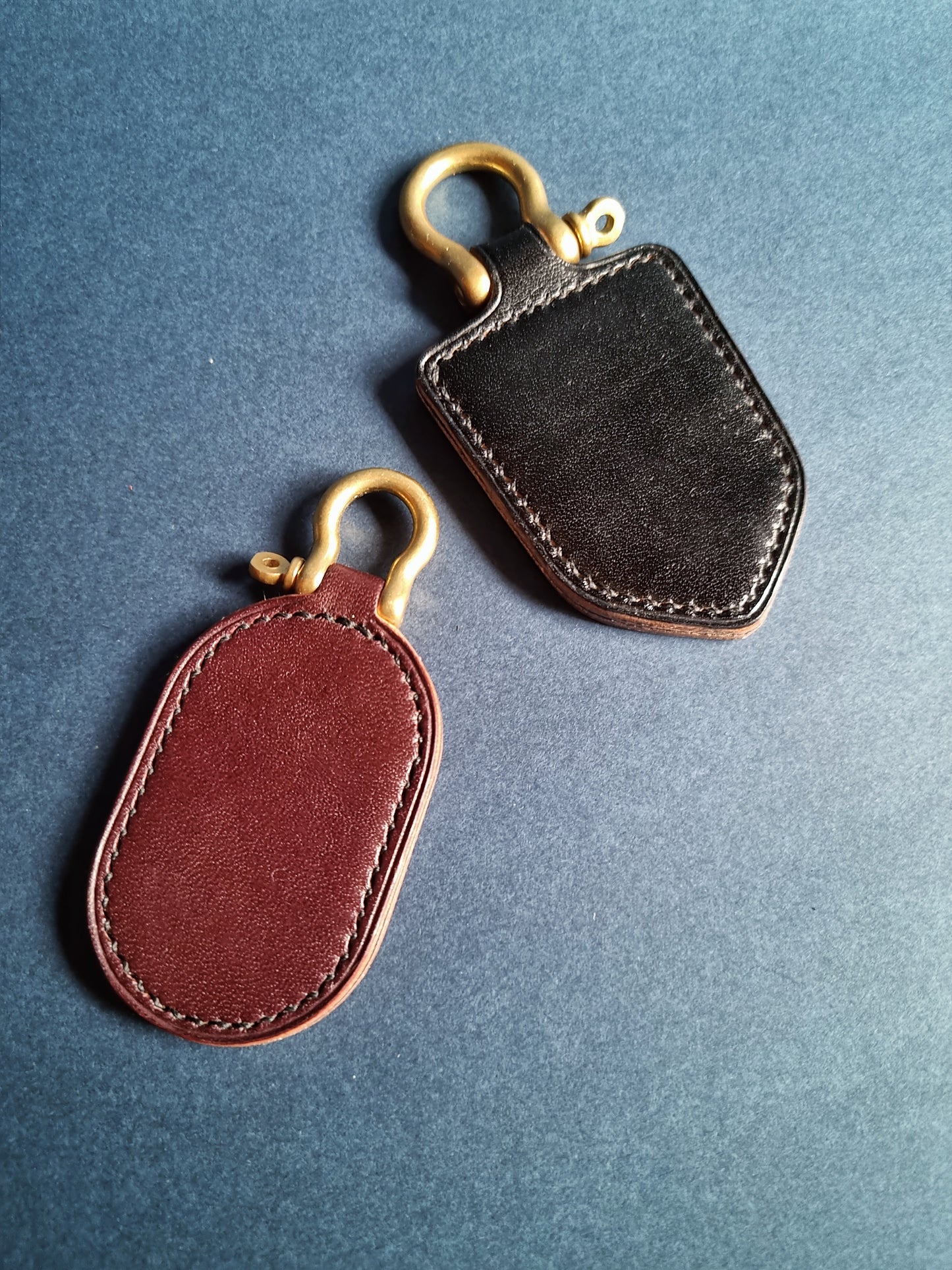 Leather&Brass key fob - Dld logo