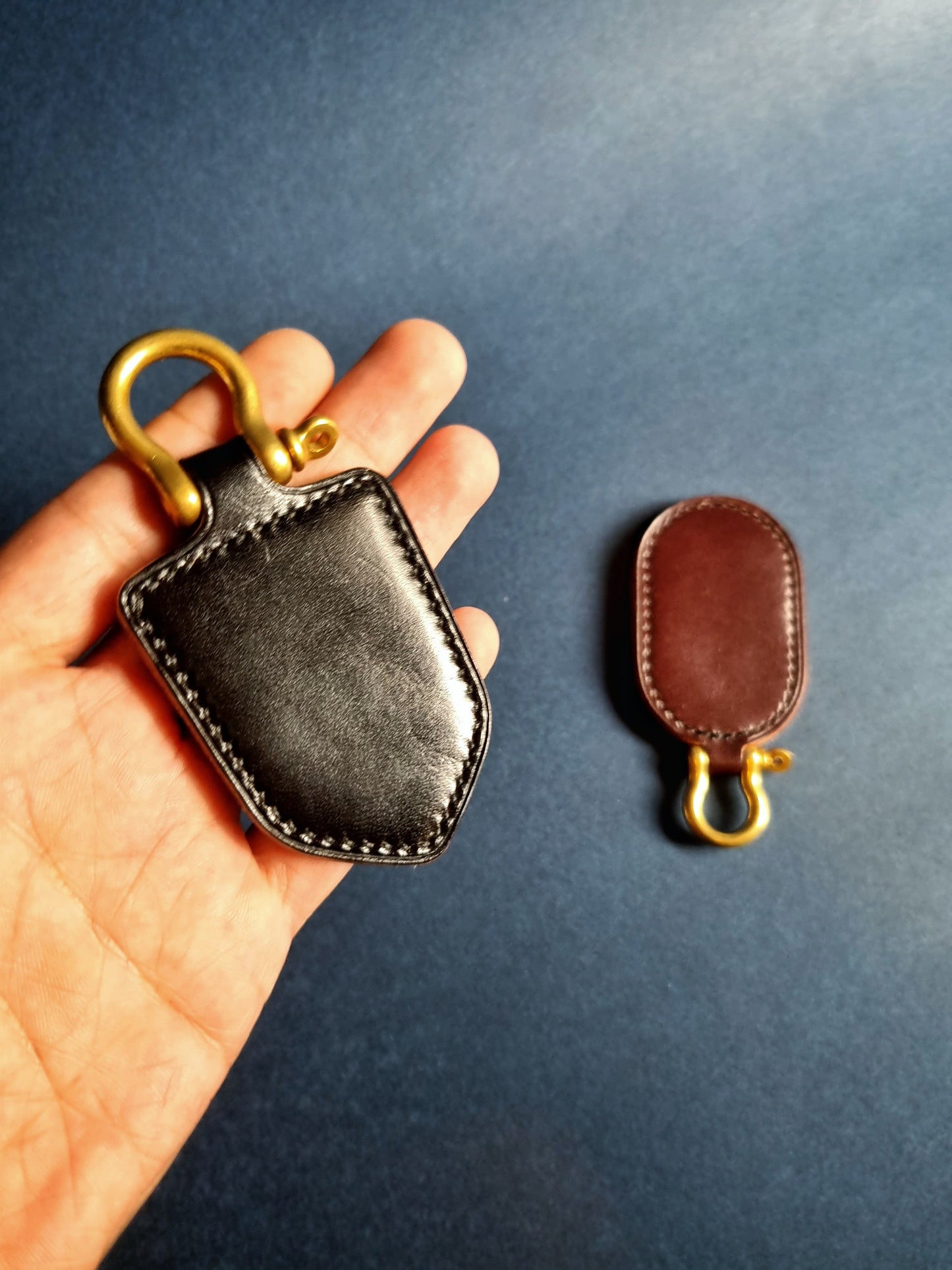 Leather&Brass key fob - Dld logo