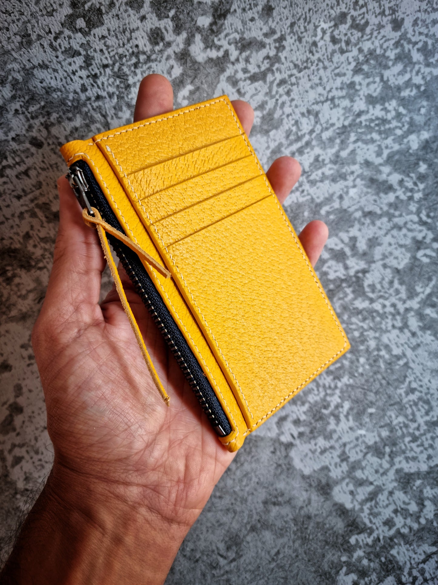 Zip top card holder - Santa Cruz