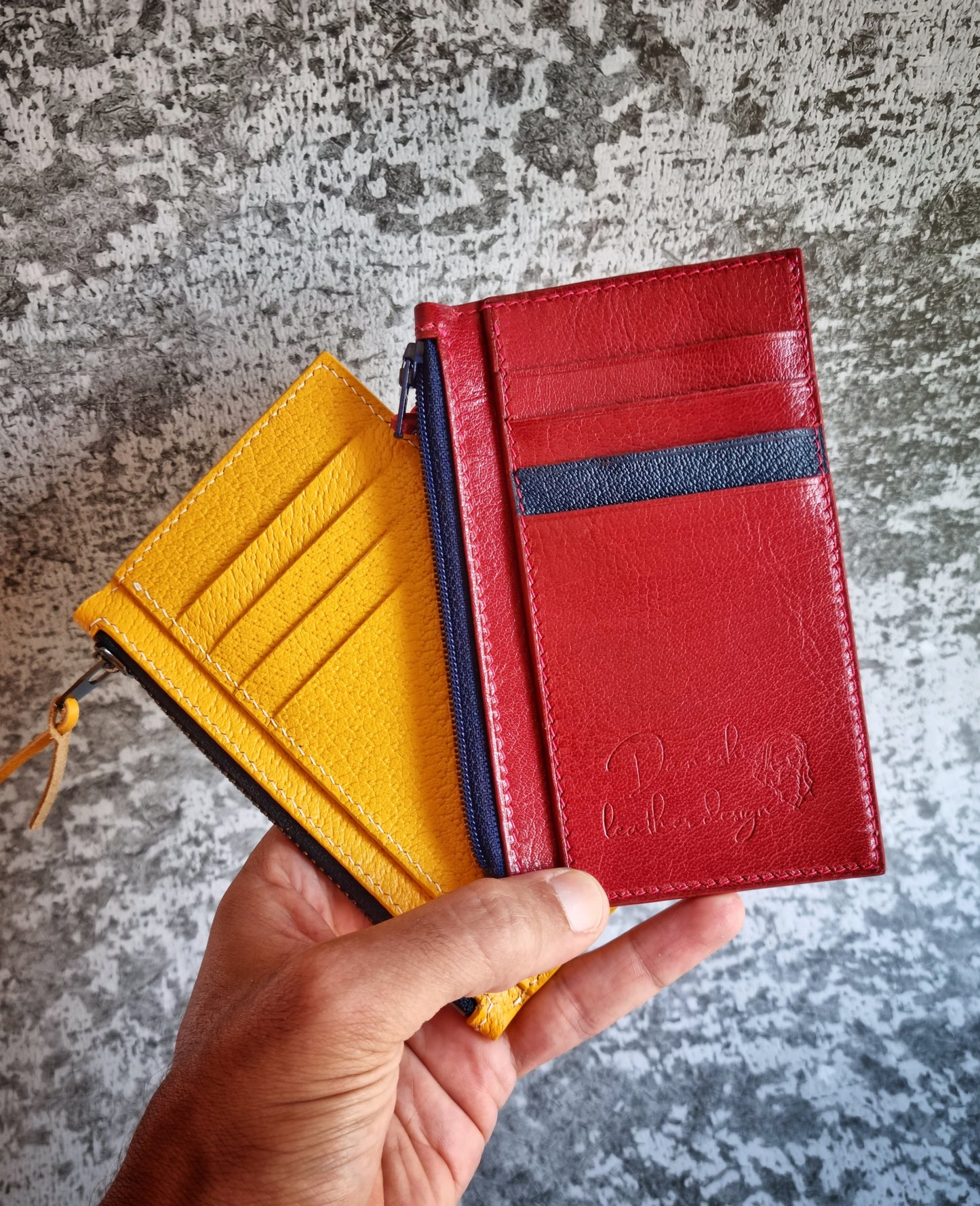 Zip top card holder - Santa Cruz