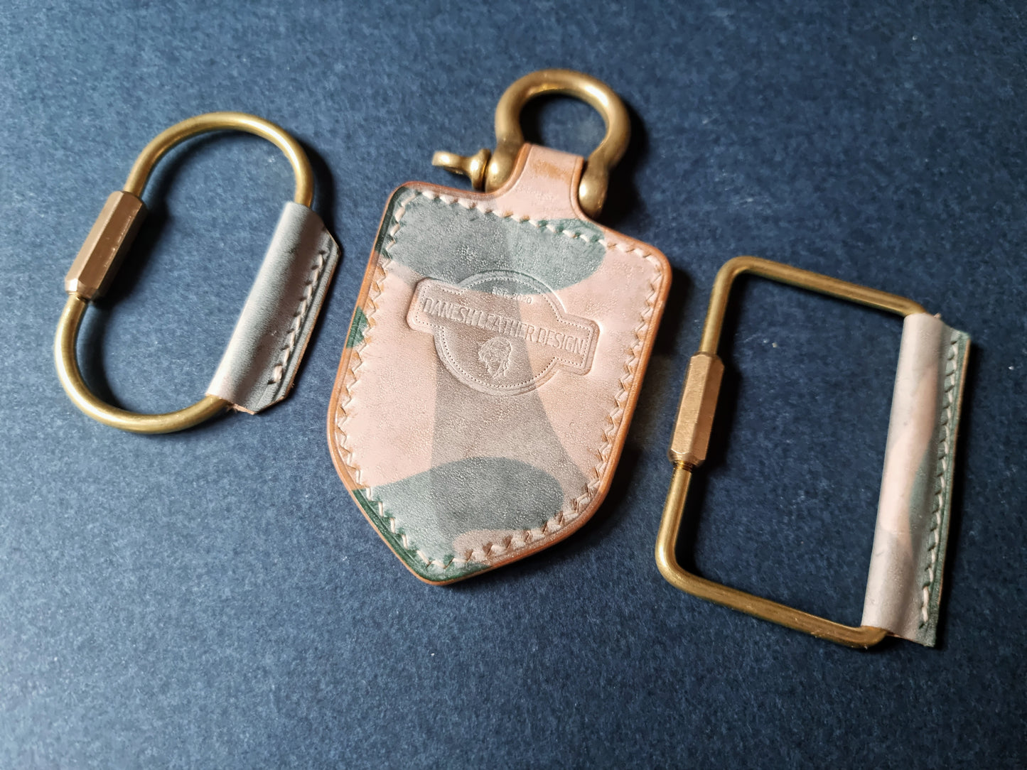 Leather&Brass key fob - Dld logo