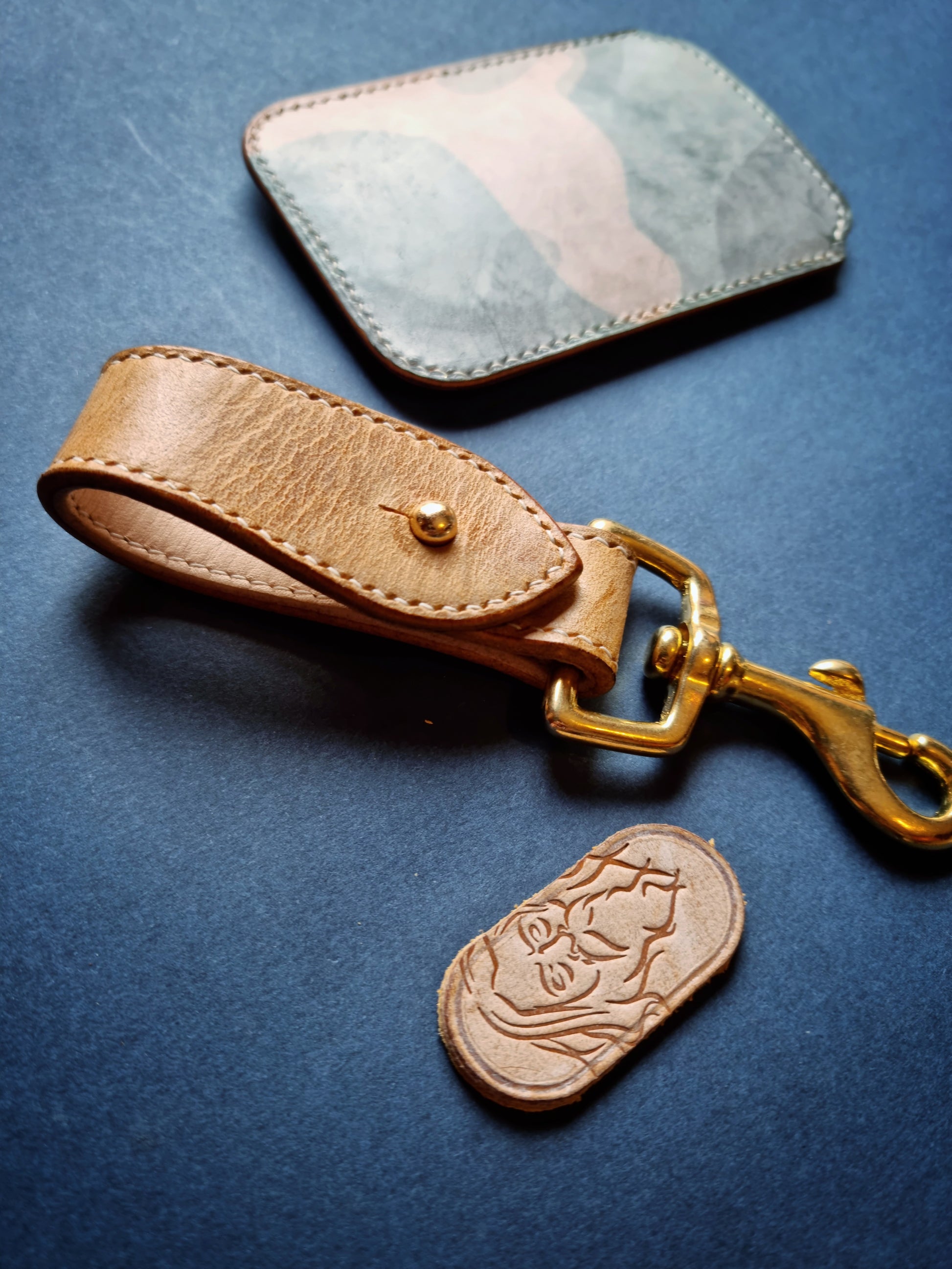 belt hook with hd brass swivel tan