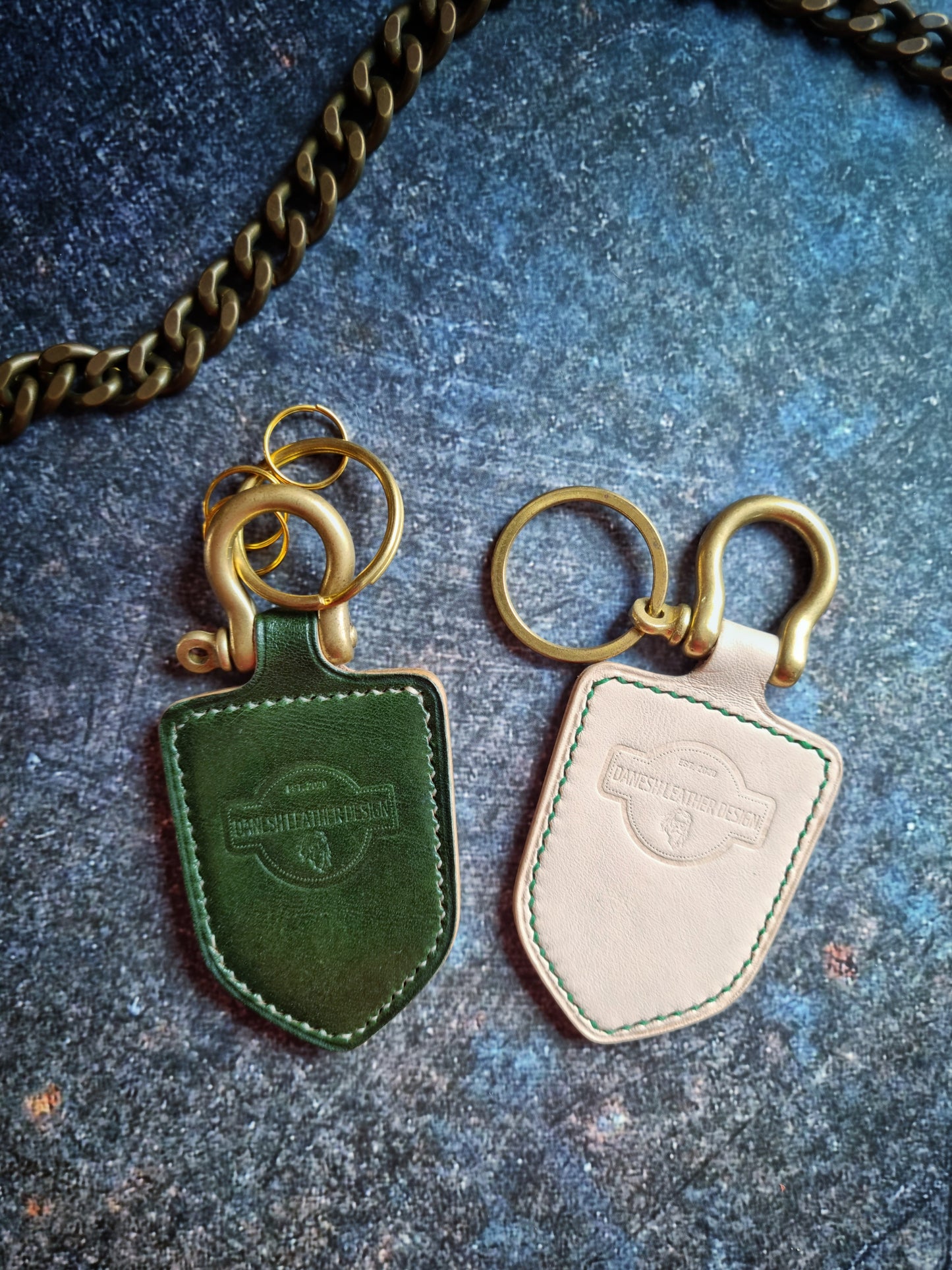 Leather&Brass key fob - Dld logo