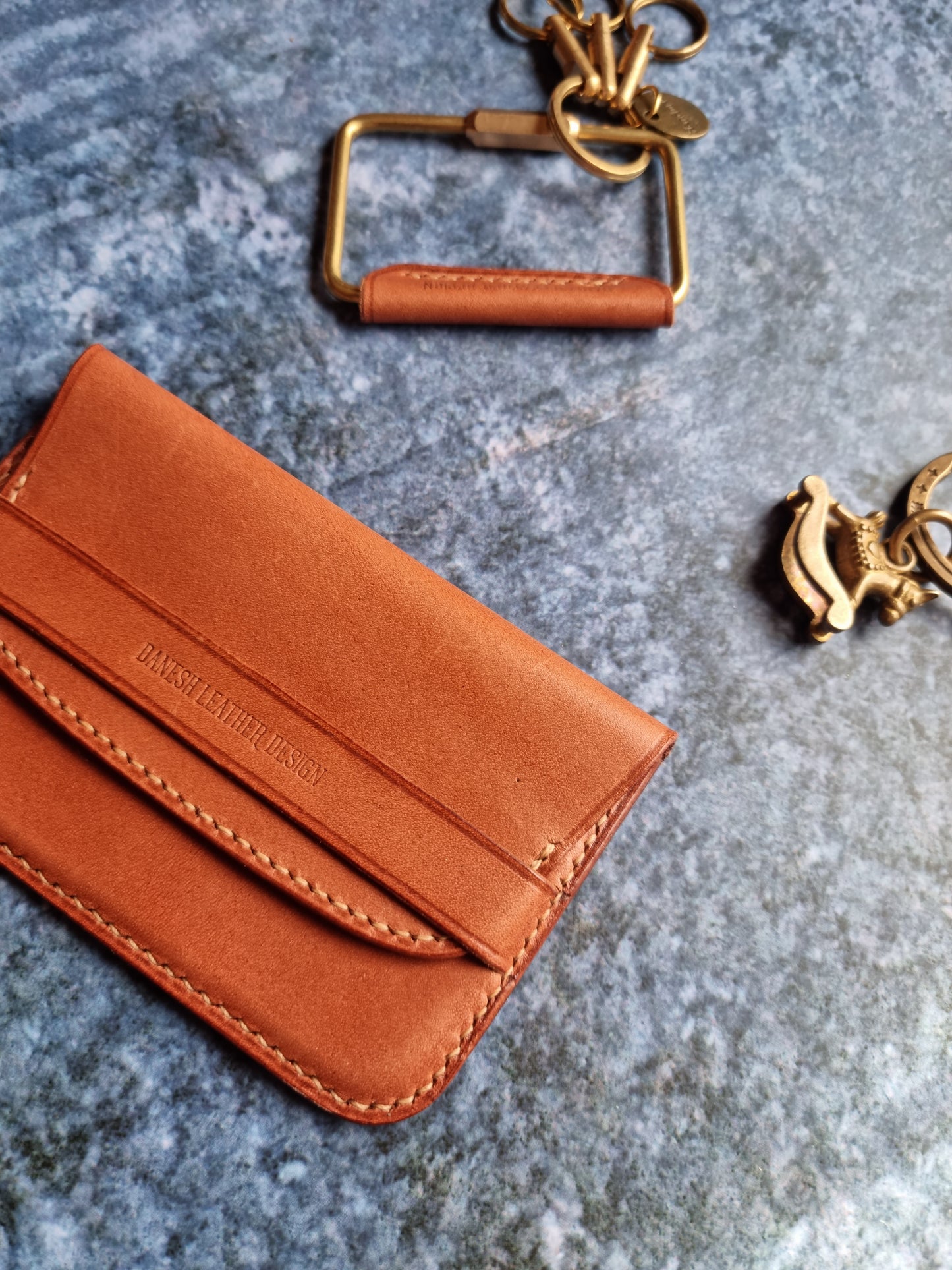 Minimalistic flap wallet - Maine - Autumn22