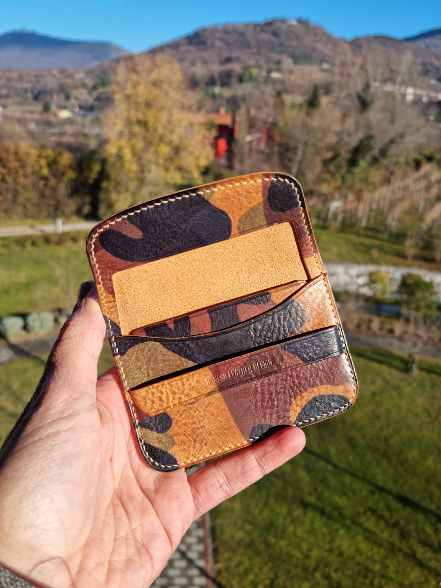 Minimalistic flap wallet - Maine - Autumn22