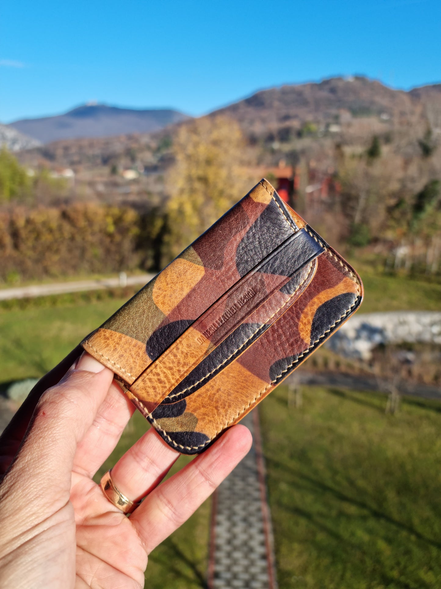 Minimalistic flap wallet - Maine - Autumn22