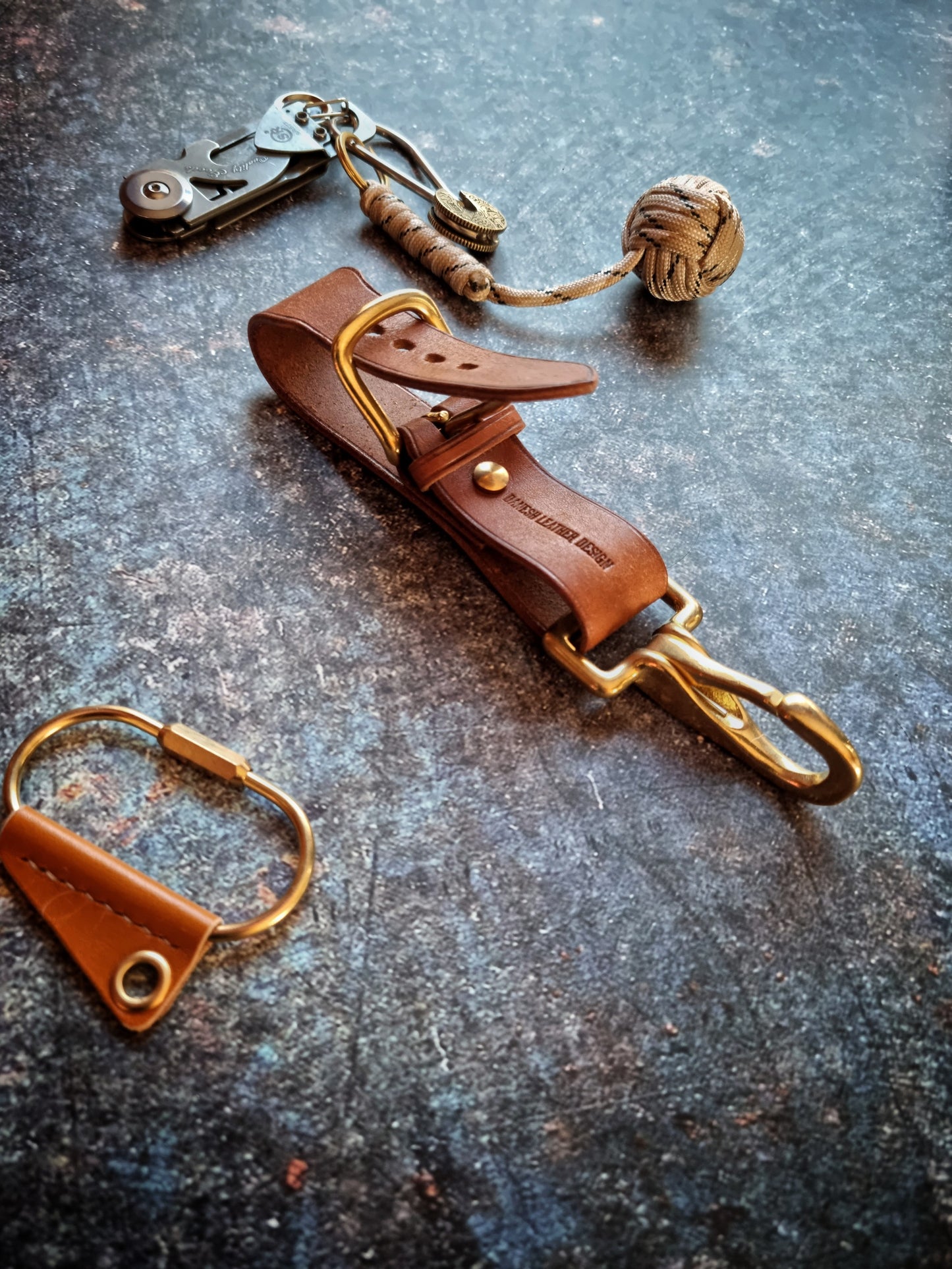 belt hook - buckle design