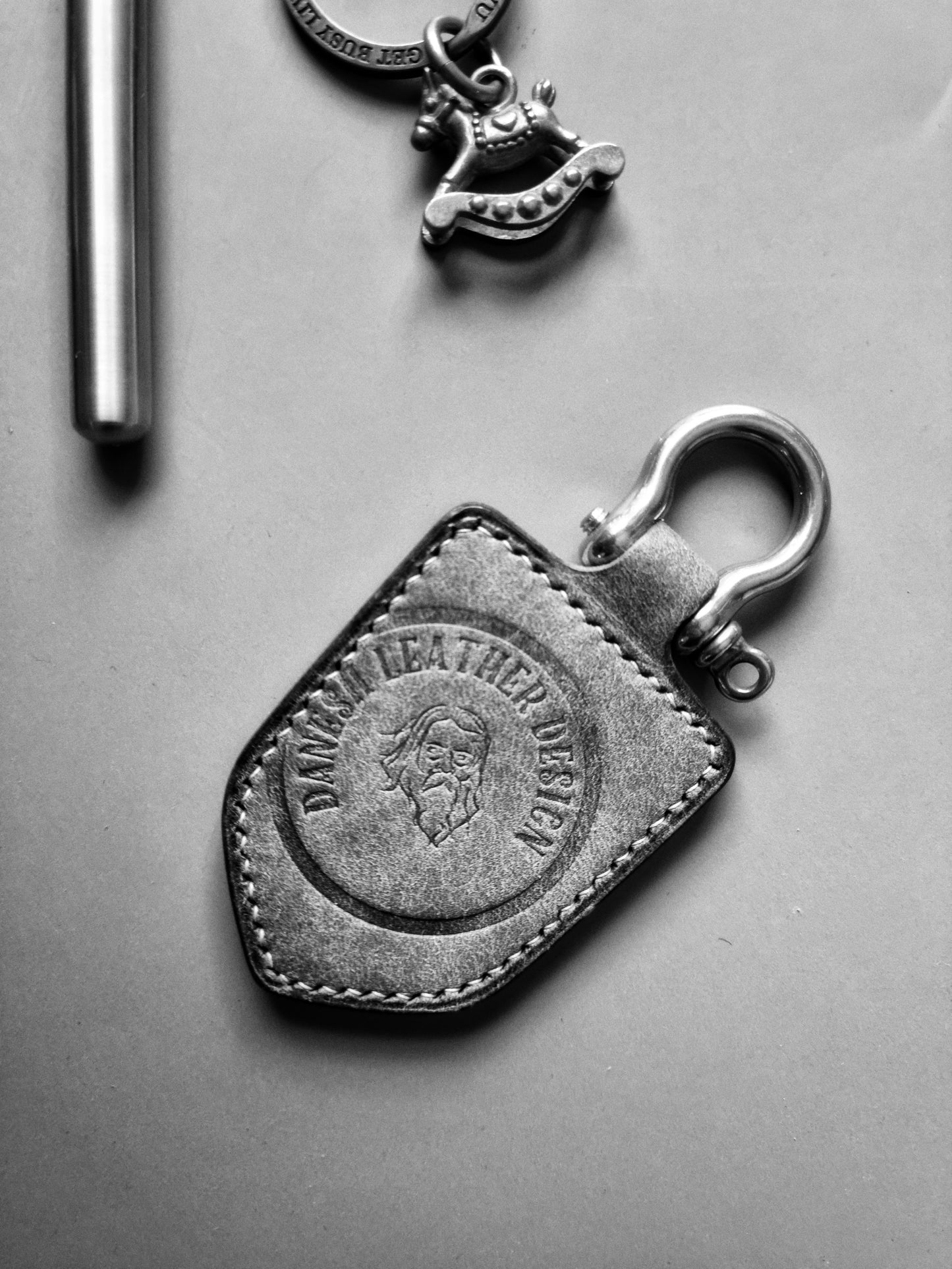 Leather&Brass key fob - Dld logo