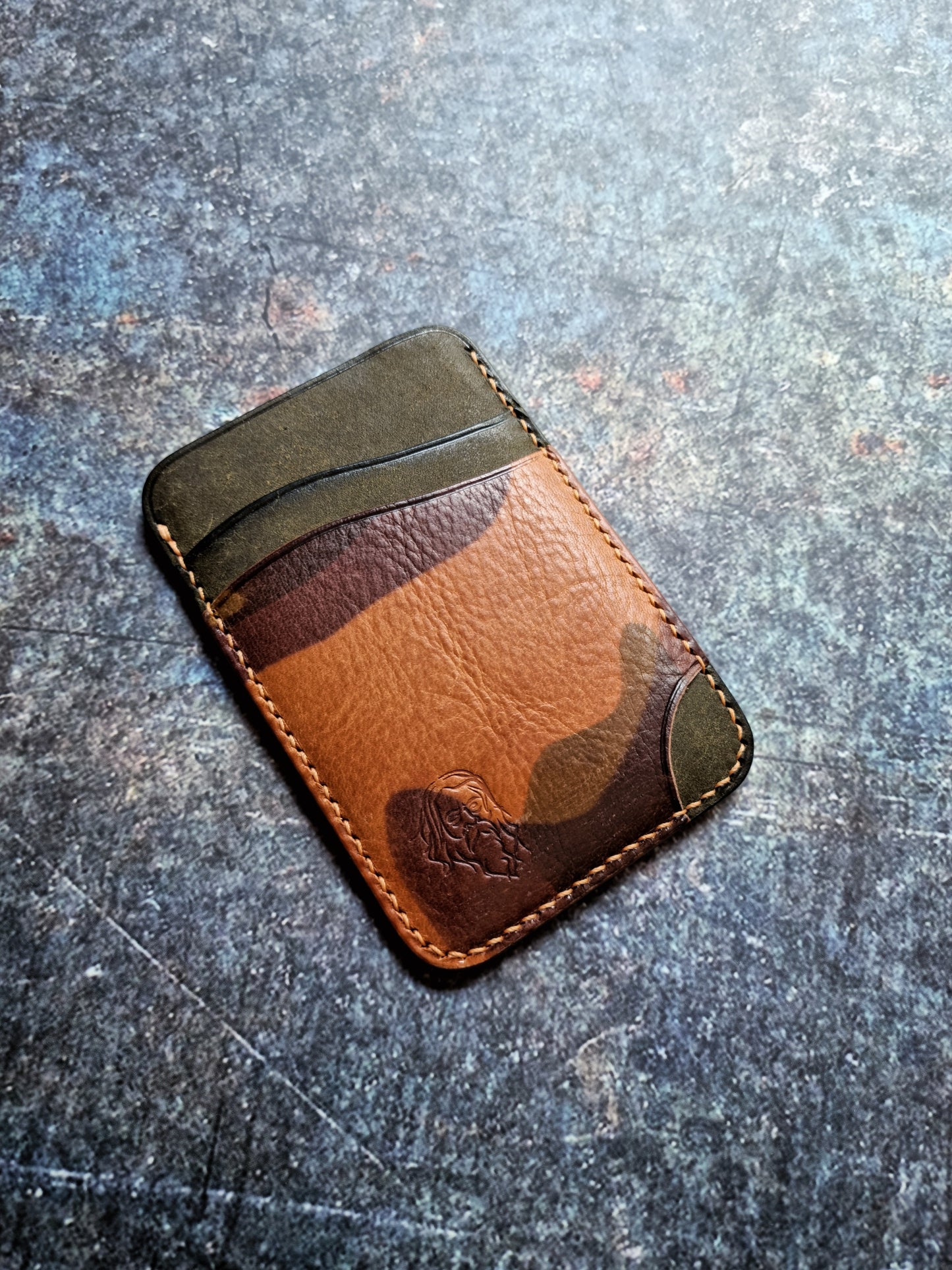 Agora card holder - Autumn22