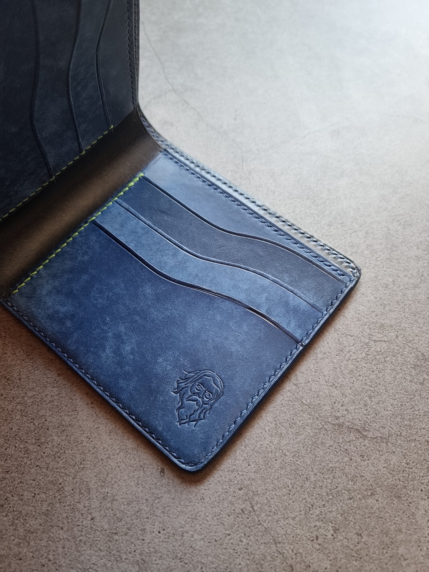 Alister - Classic Bi-fold - Autumn22