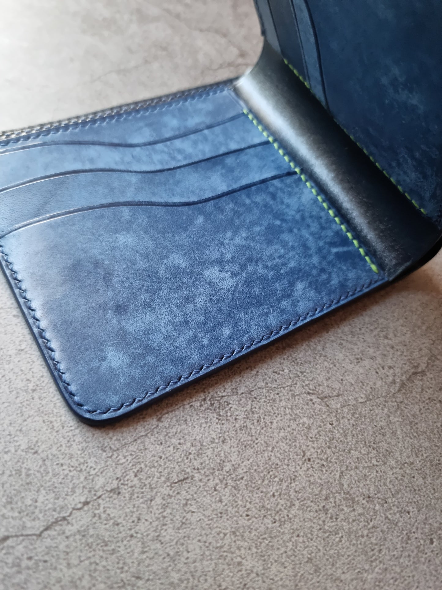 Alister - Classic Bi-fold - Autumn22