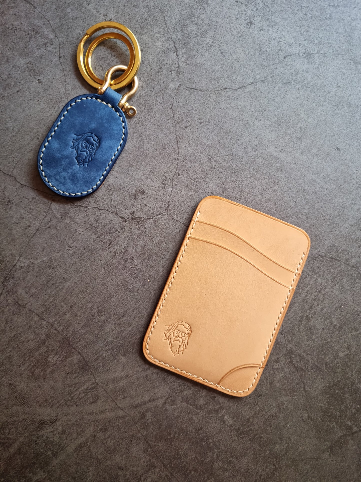 Agora card holder - Autumn22