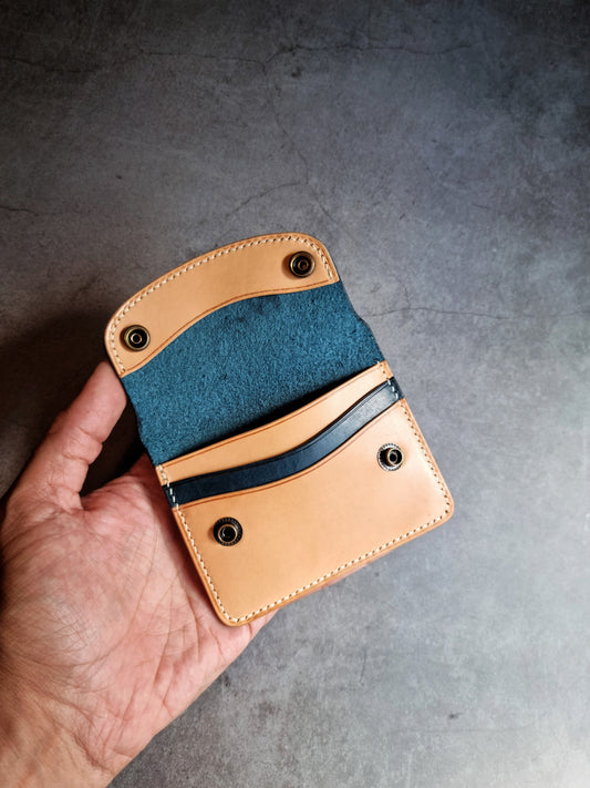 De Goya wallet | Leather flap wallet | Autumn22