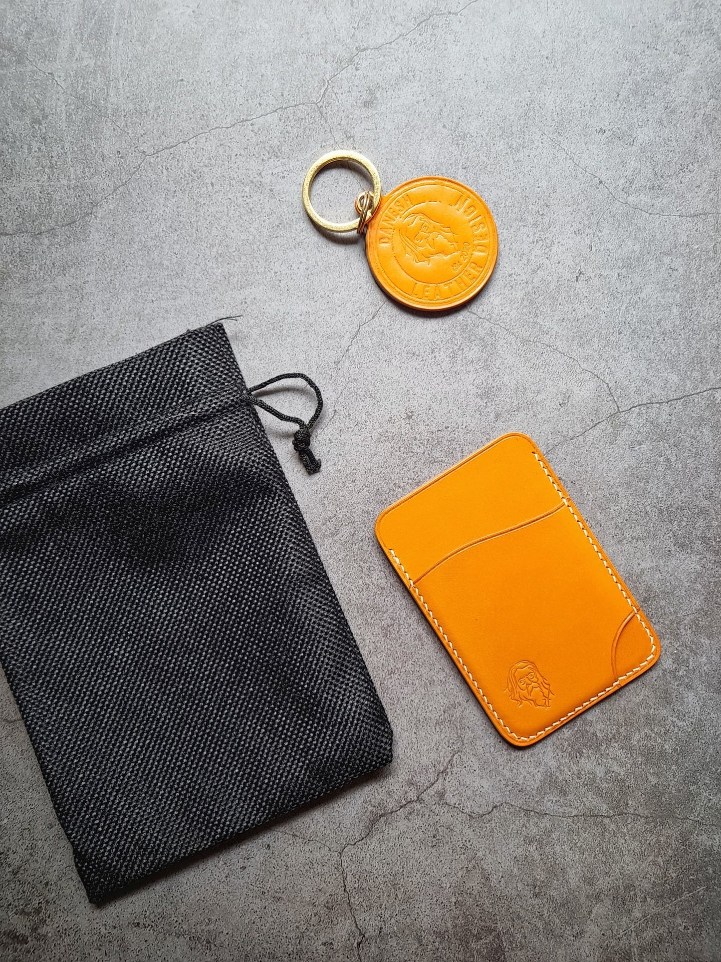 Agora card holder - Autumn22