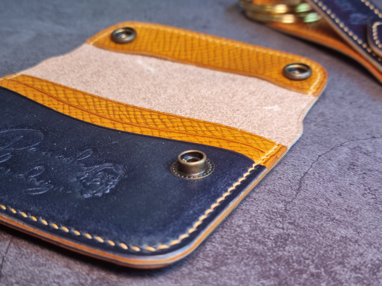 De Goya wallet | Leather flap wallet | Autumn22
