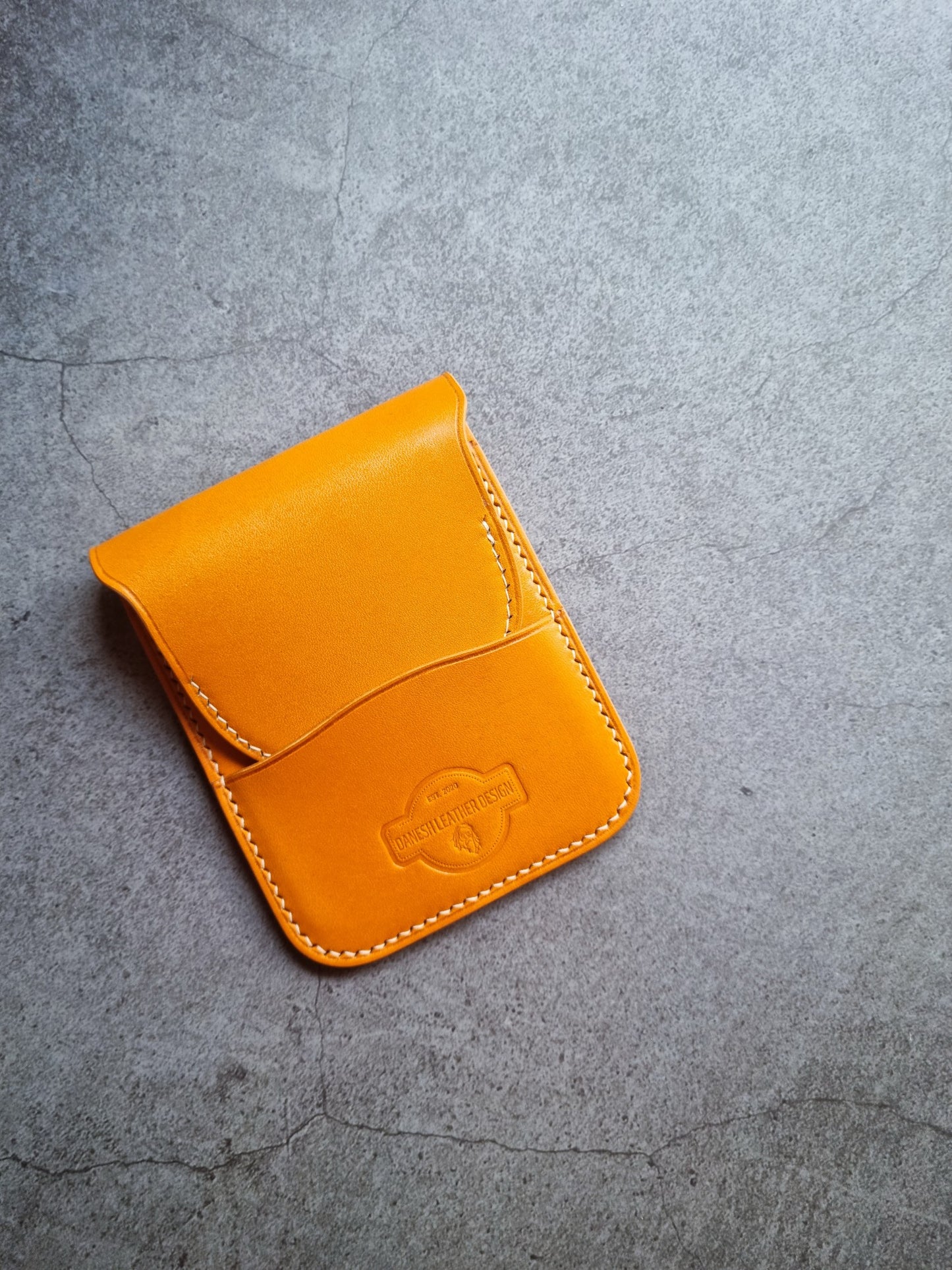 Miró - vertical flap wallet - Autumn22