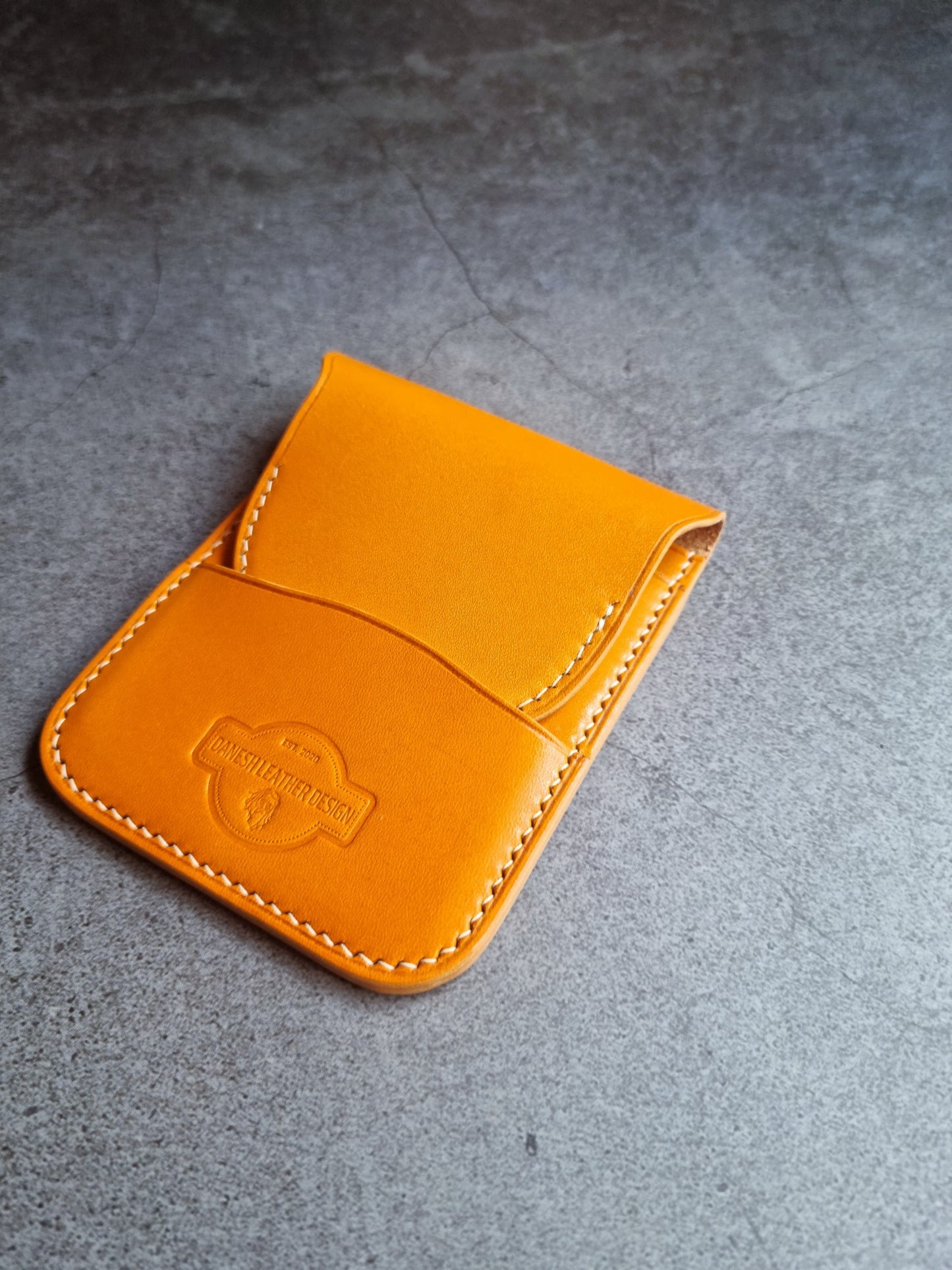 Miró - vertical flap wallet - Autumn22