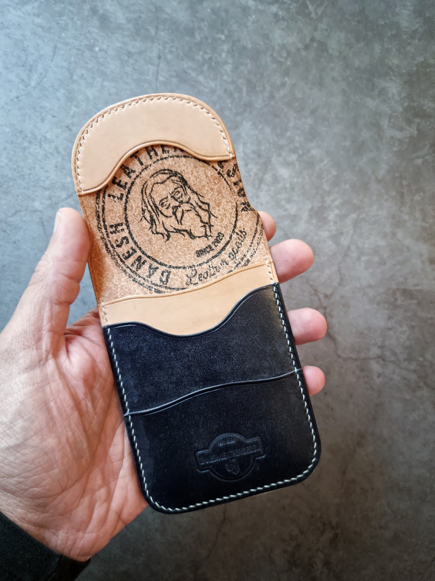 Miró - vertical flap wallet - Autumn22