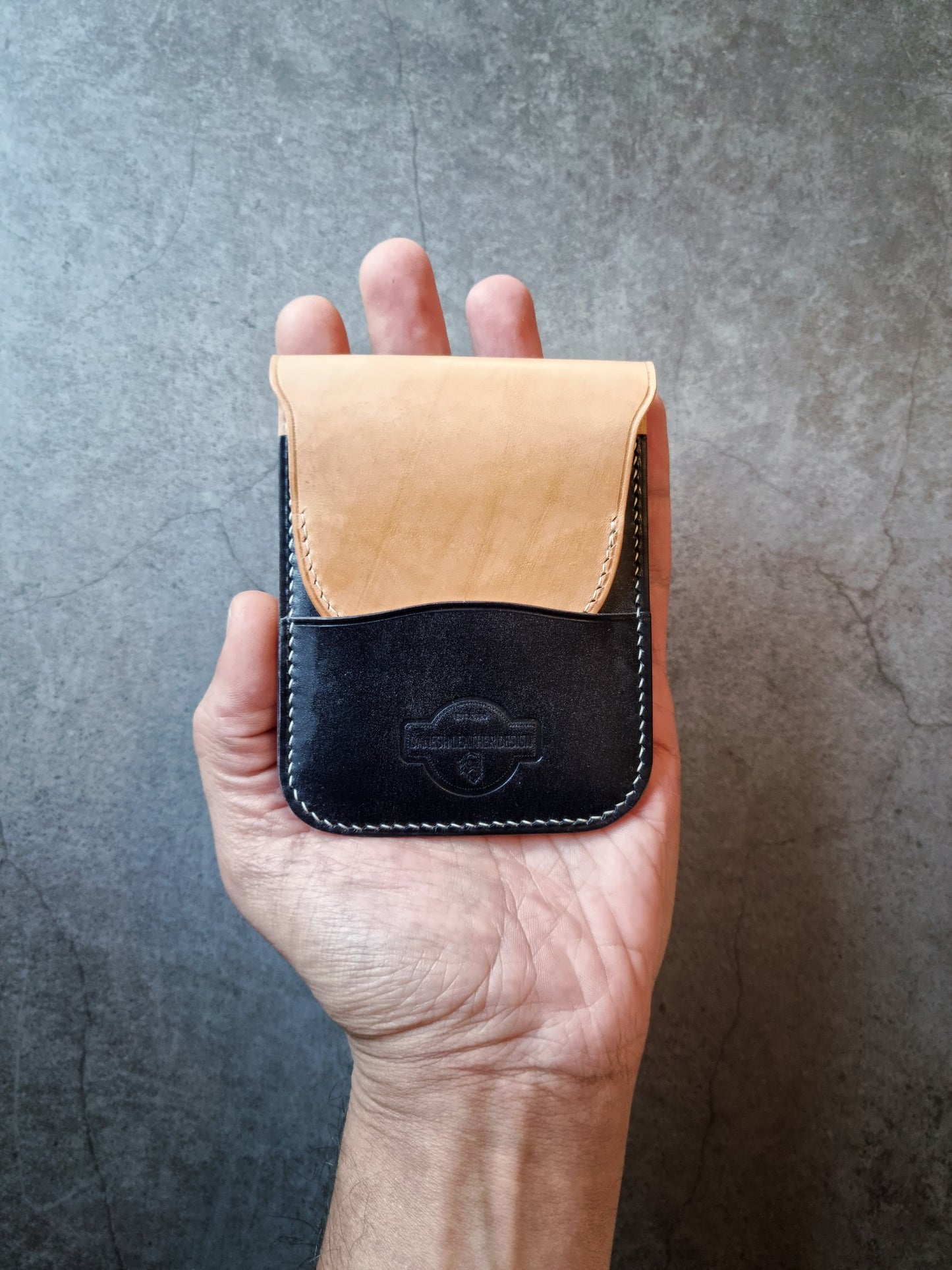 Miró - vertical flap wallet - Autumn22