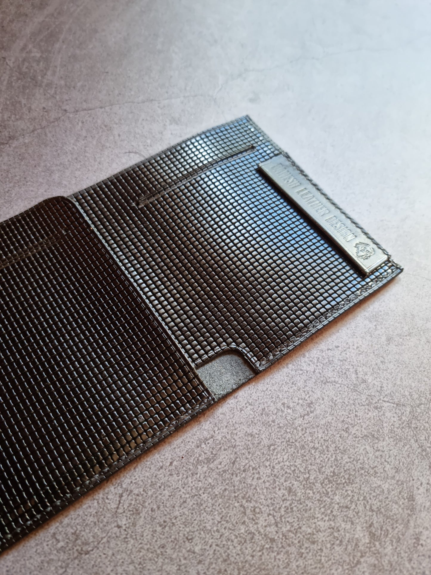 Slim Jim - Minimalistic Bi-fold wallet
