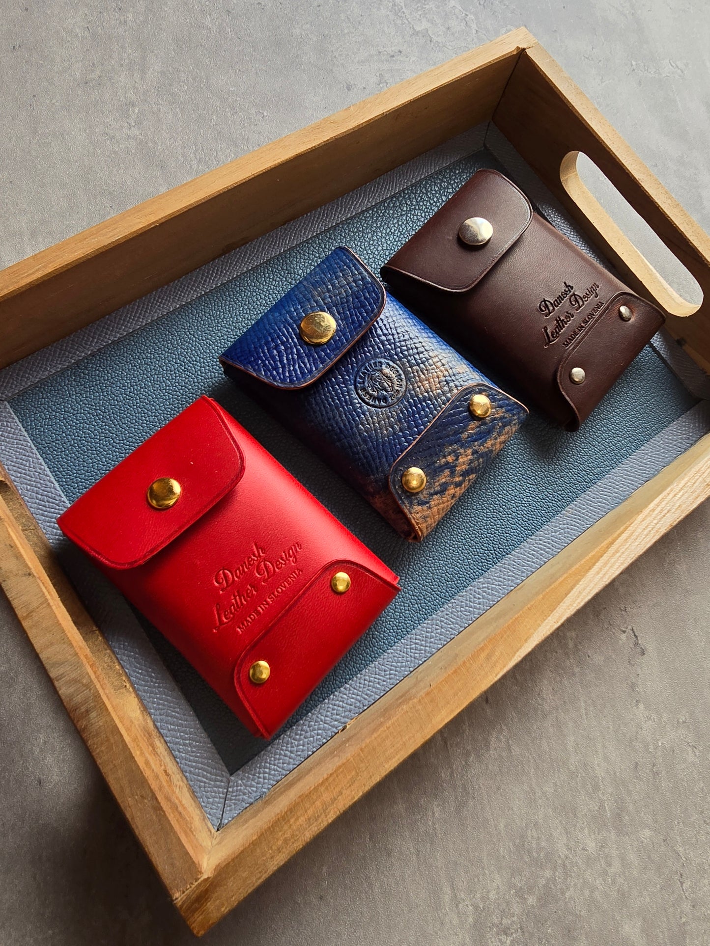 The Beyond micro EDC wallet - DIY - Pattern Pdf | Leather craft template