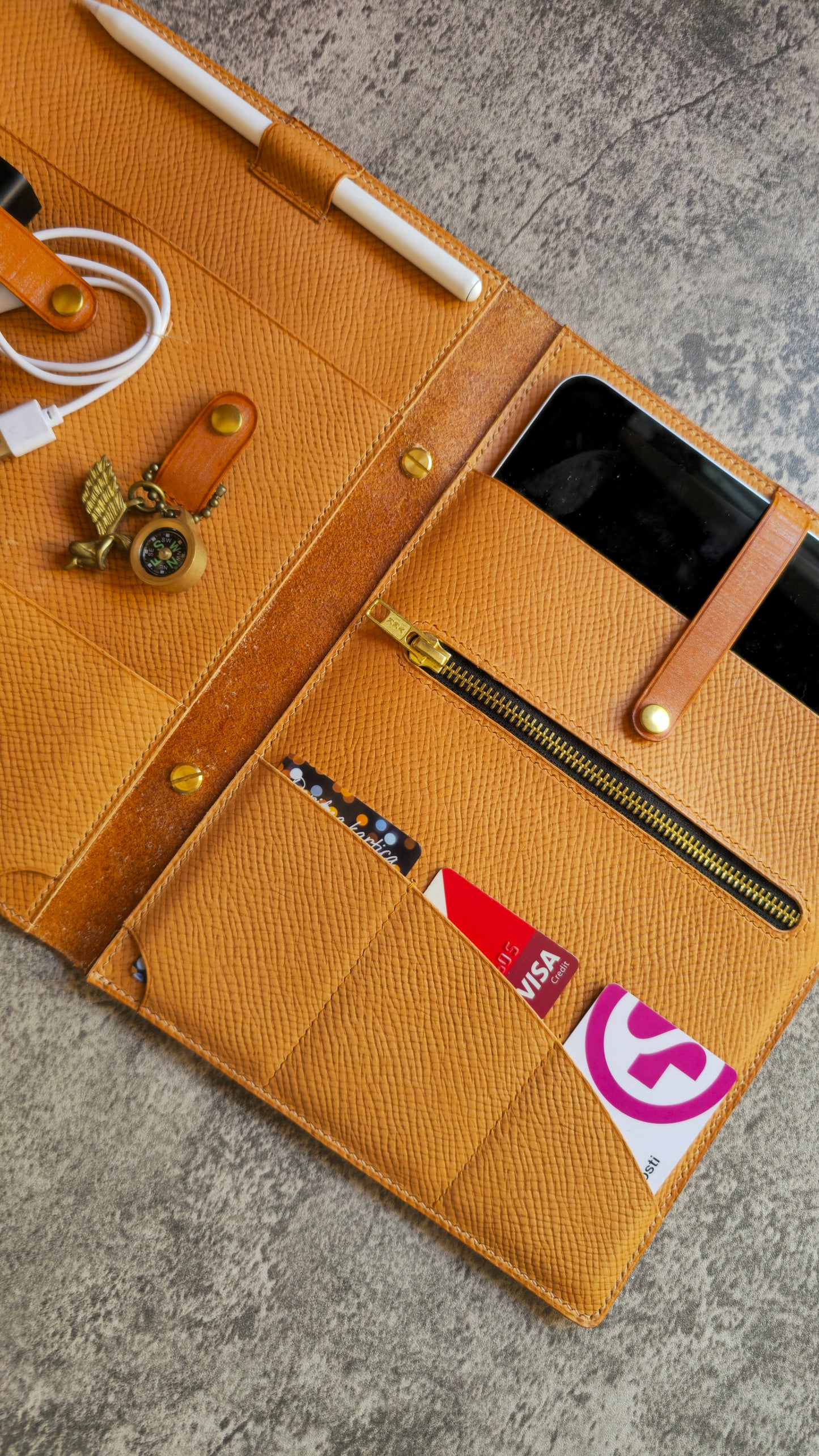 iPad travel attaché - DIY - Pattern Pdf | Leather craft template
