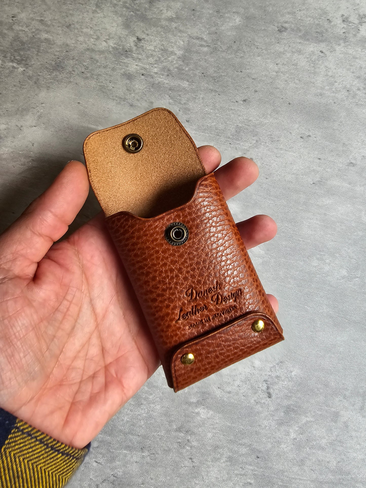 The Beyond micro EDC wallet - DIY - Pattern Pdf | Leather craft template