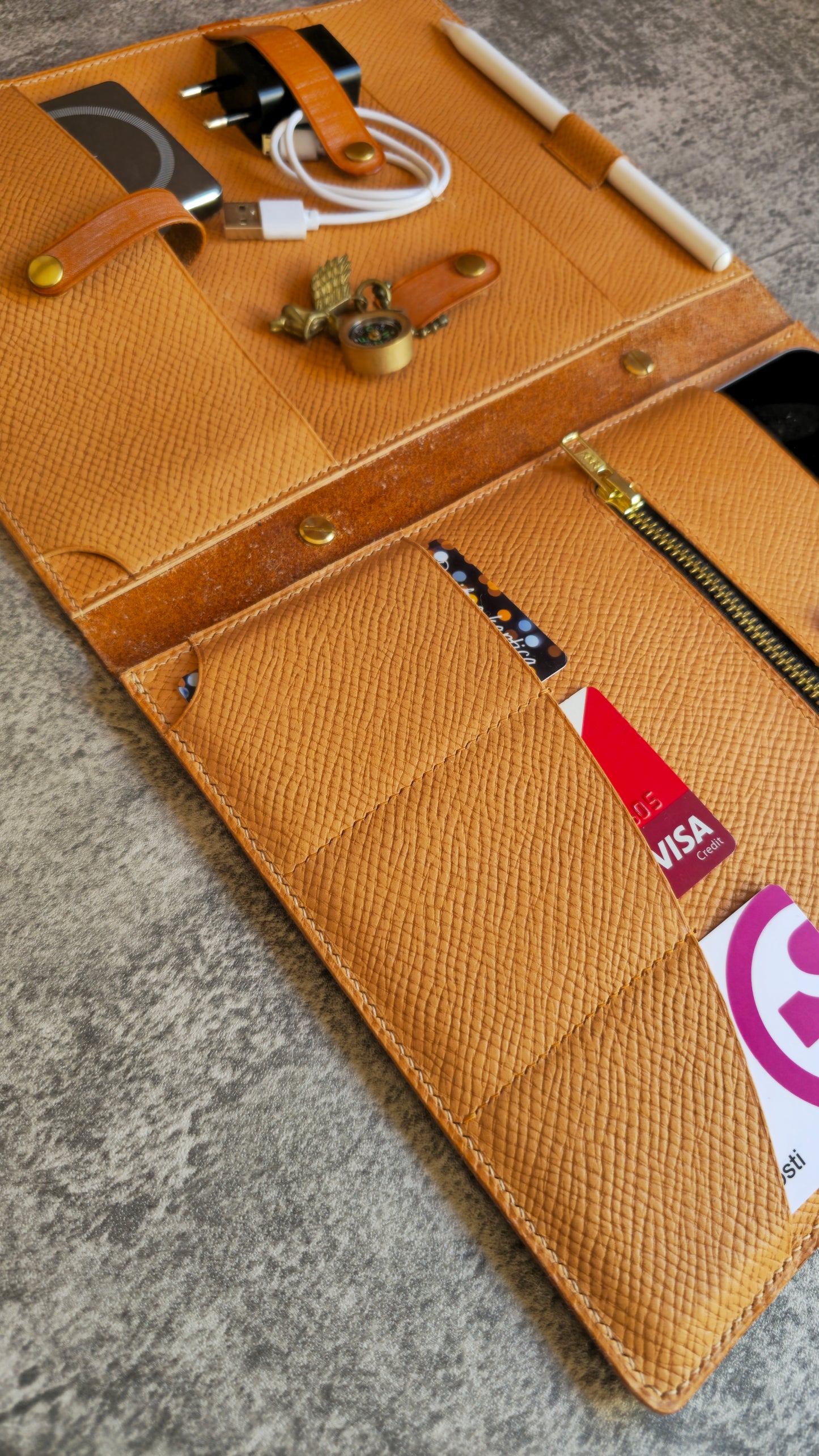 iPad travel attaché - DIY - Pattern Pdf | Leather craft template