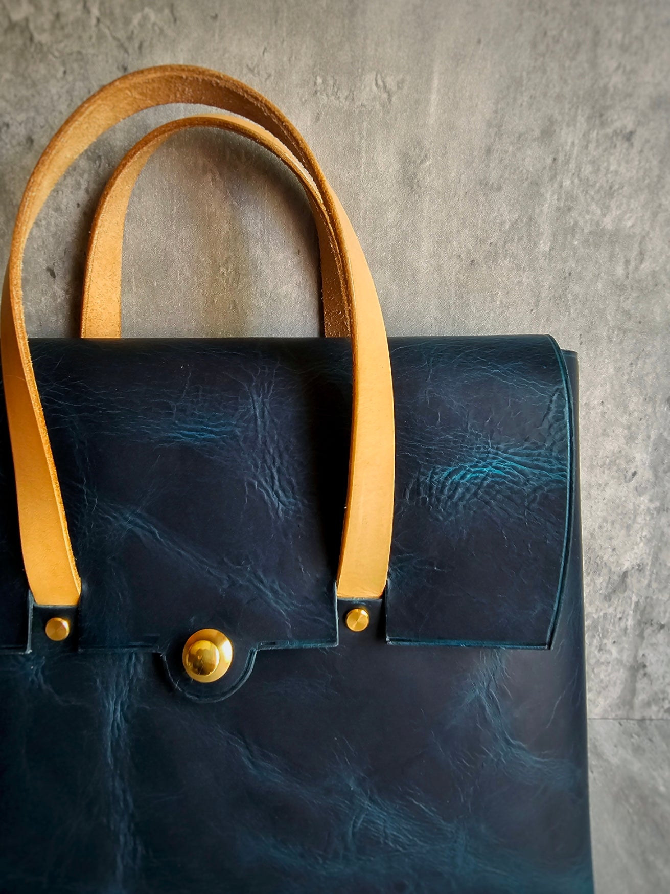 Alma Briefcase | Stitchless | DIY | Pattern Pdf | Leather craft template