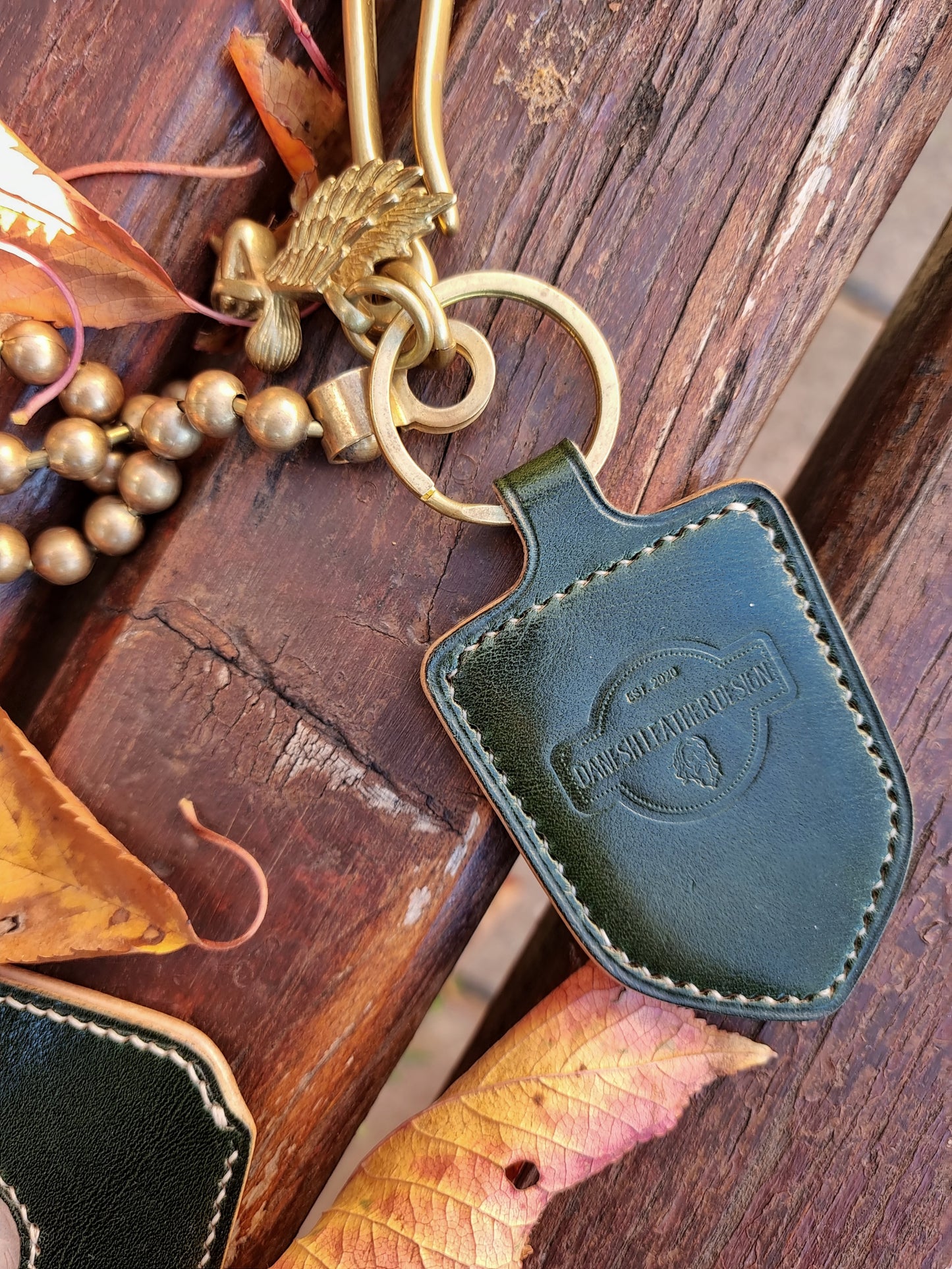 Leather&Brass key fob - Dld logo