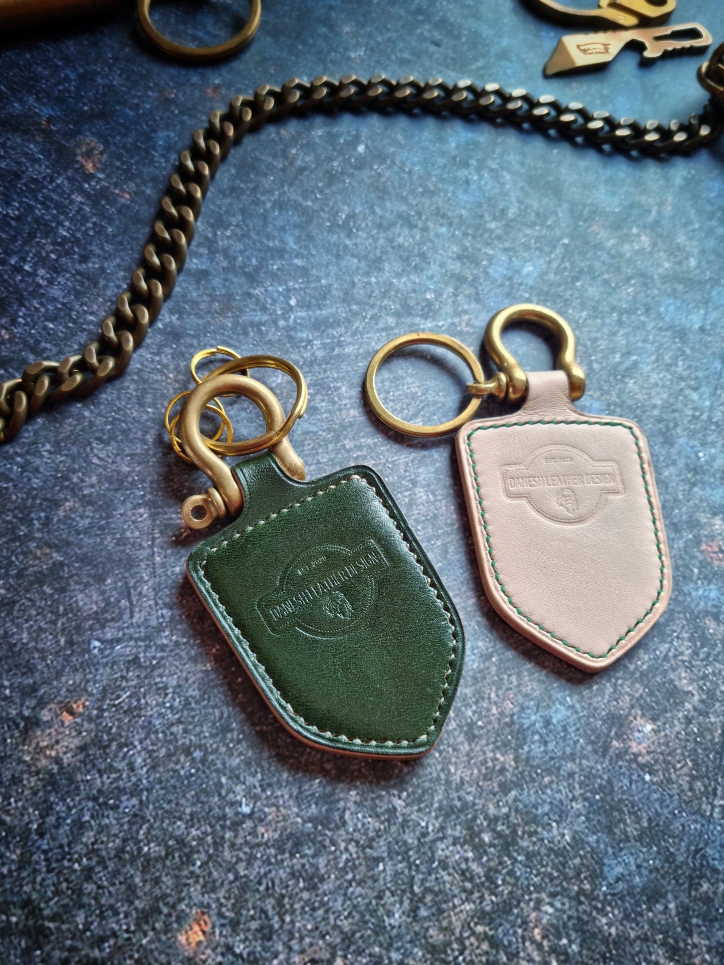 Leather&Brass key fob - Dld logo