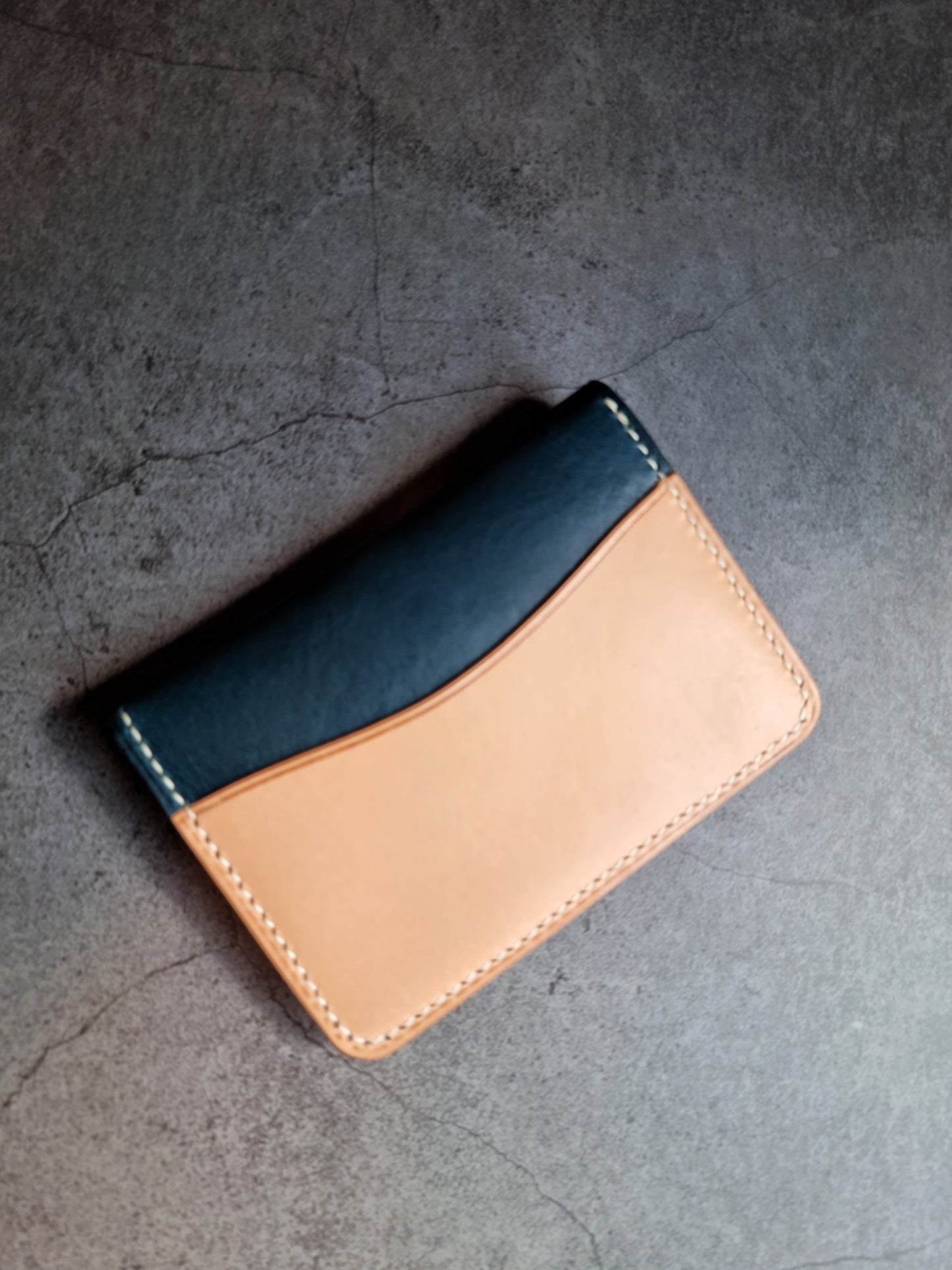 De Goya wallet | Leather flap wallet | Autumn22