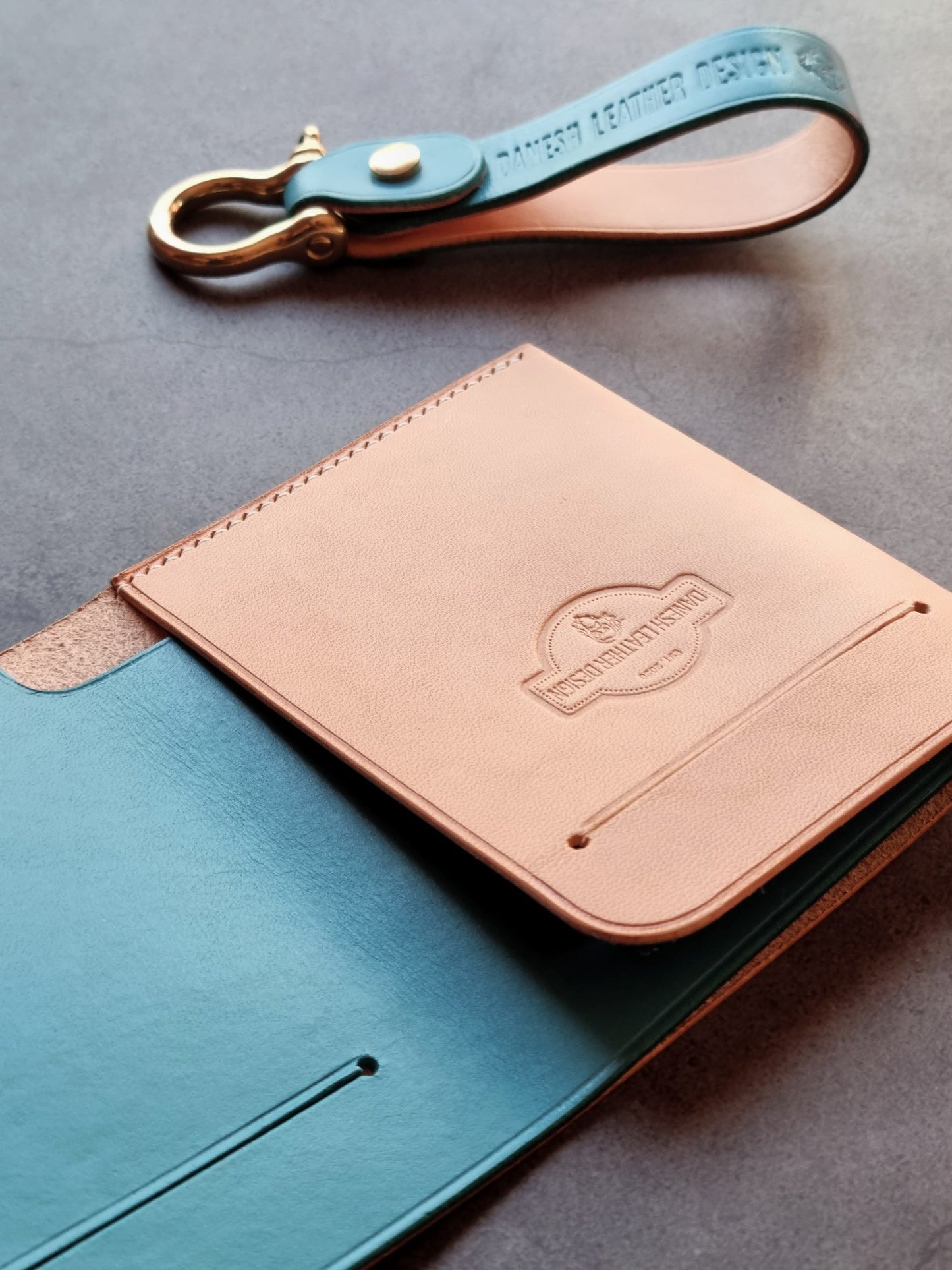 Slim Jim - Minimalistic Bi-fold wallet